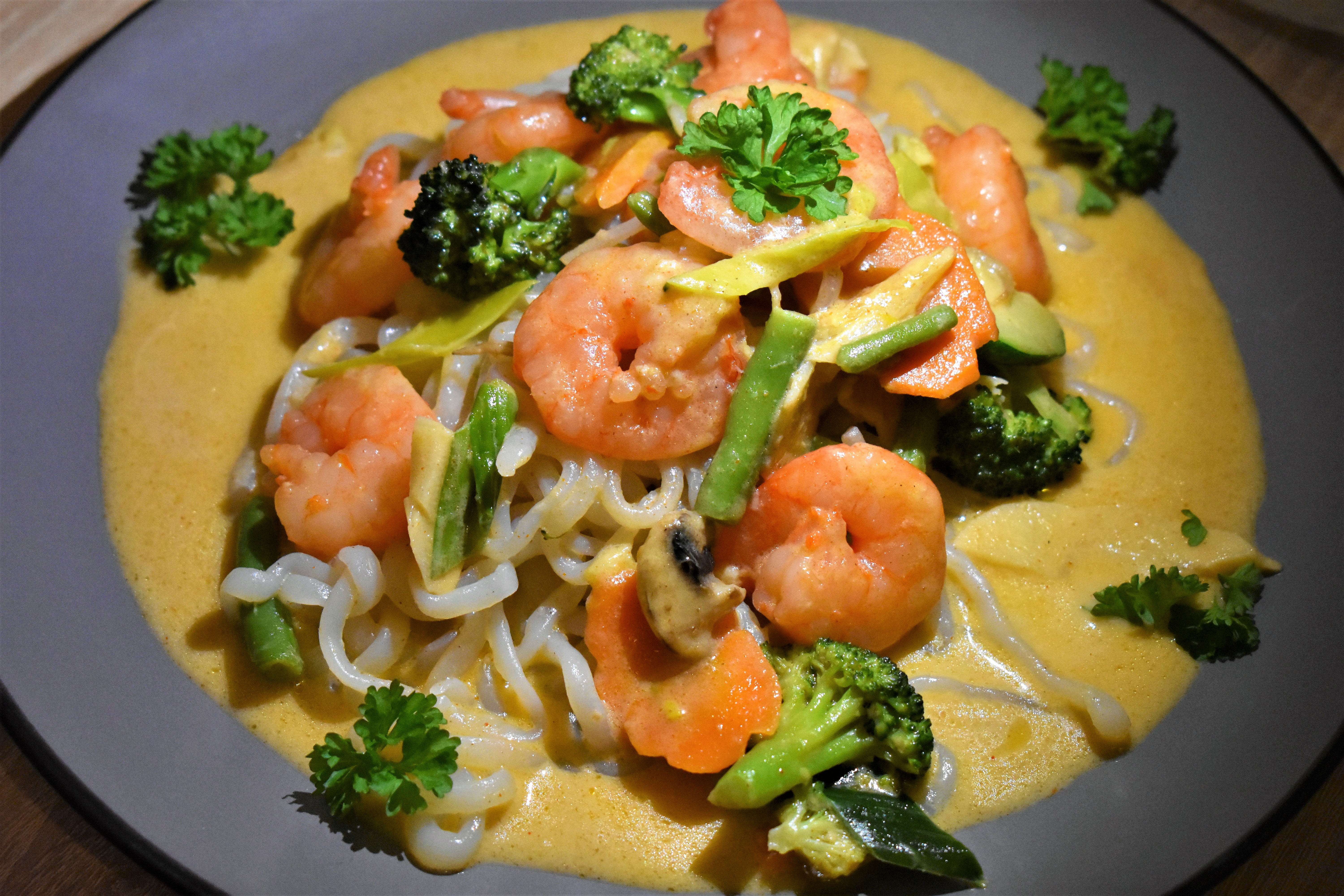 Garnelen Thai-Curry mit Konjak Nudeln | Gesund macht glücklich!